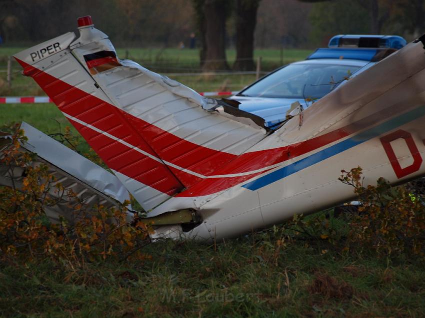 Kleinflugzeug abgestuerzt Sankt Augustin Meindorf P302.JPG